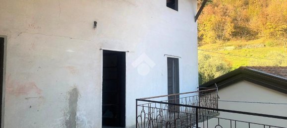 Casa de 5 habitaciónes en Costa Volpino, Italy No. 2111 4