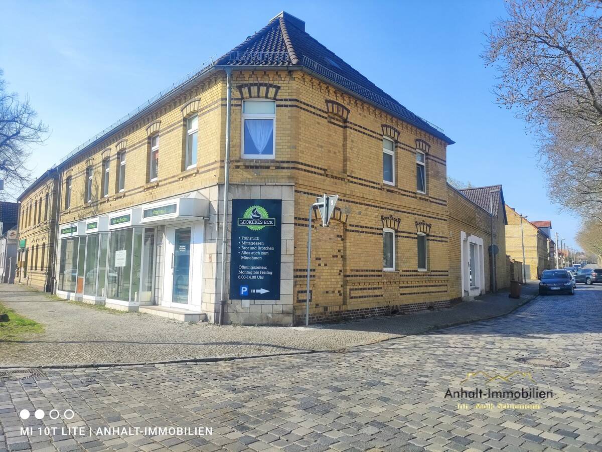 8-salle Bâtiment à Anhalt-Bitterfeld, Germany No. 264770