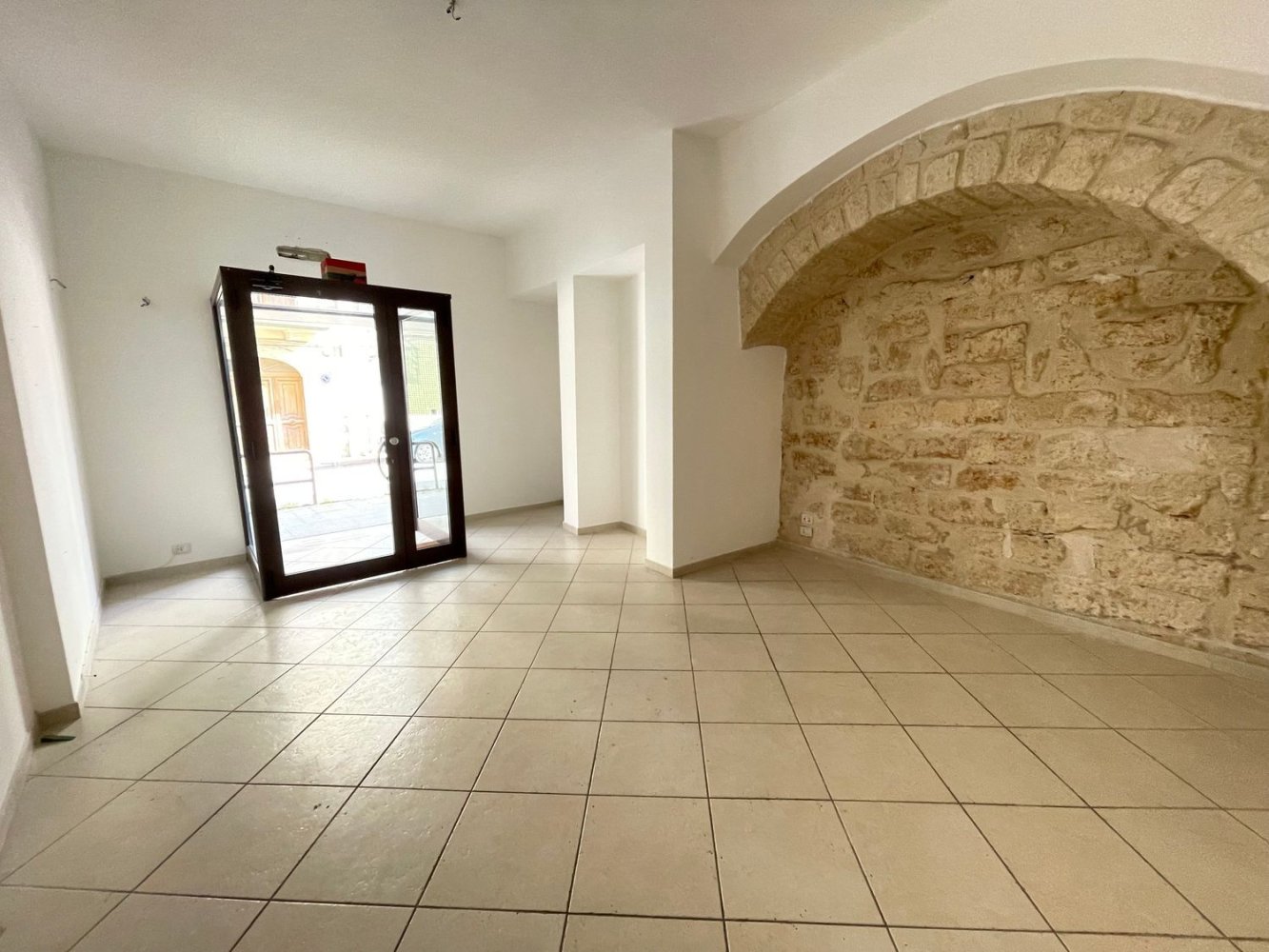 Gewerbliche Immobilie in Capurso, Italy 96m², Nr. 42356