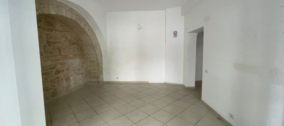 Gewerbliche Immobilie in Capurso, Italy 96m², Nr. 42356 4