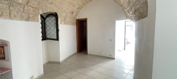 Gewerbliche Immobilie in Capurso, Italy 96m², Nr. 42356 3