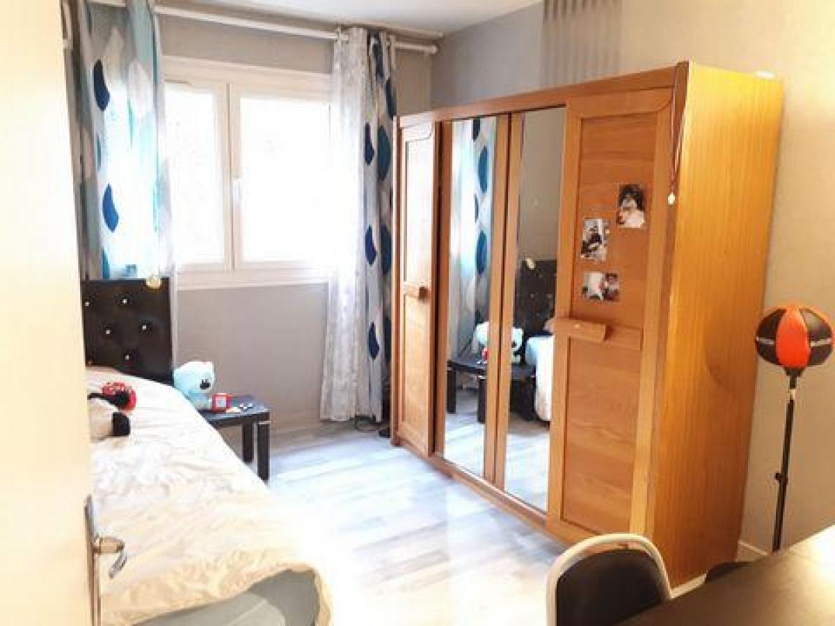 Condominio de 4 dormitorios en Grigny, France No. 29980