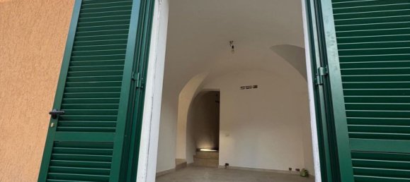 3-salle Appartement à Calice Ligure, Italy No. 170834 18