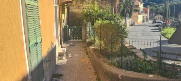 3-salle Appartement à Calice Ligure, Italy No. 170834 4
