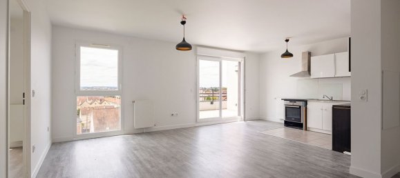 Apartamento de 3 dormitorios en Bezons, France No. 174802 2