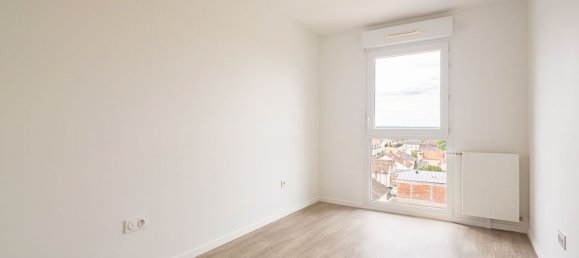 Apartamento de 3 dormitorios en Bezons, France No. 174802 7