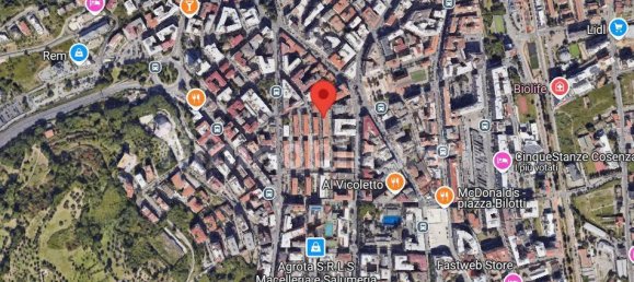 2 bedrooms Apartment in Cosenza, Italy No. 186452 7