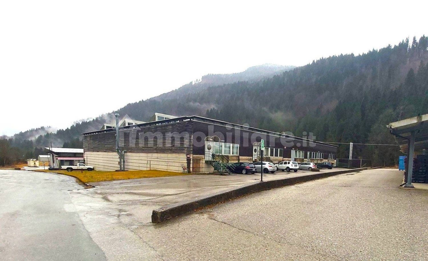 Lagerhaus in Udine, Italy 2253m², Nr. 396058