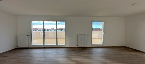 3 Schlafzimmer Penthouse in Villeurbanne, France, Nr. 317106 2