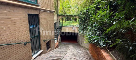  مرآب في Milan, Italy 15متر مربع رقم 378965 10