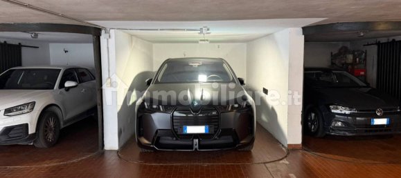  مرآب في Milan, Italy 15متر مربع رقم 378965 3