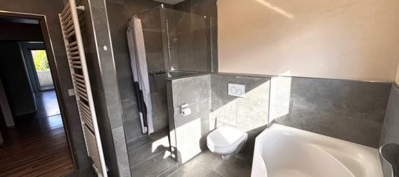 Таунхаус с 4 комнатами в Ойскирхен, Германия № 37529 10