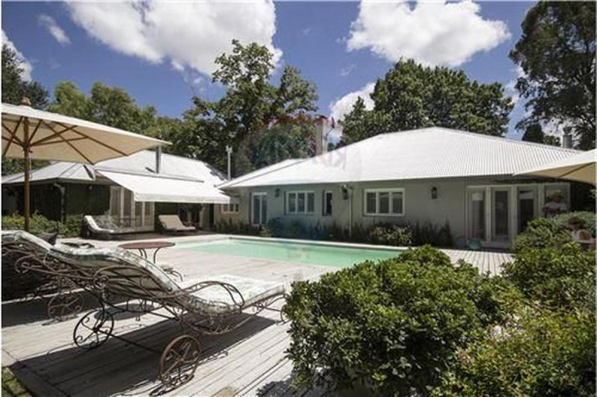 Ферма с 4 спальнями в Эскобар, Аргентина № 39656