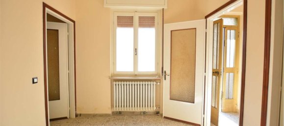 Дом с 3 комнатами в Мирадоло Терме, Италия № 15783 13