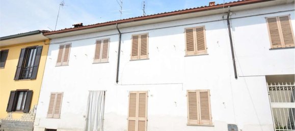 Дом с 3 комнатами в Мирадоло Терме, Италия № 15783 2