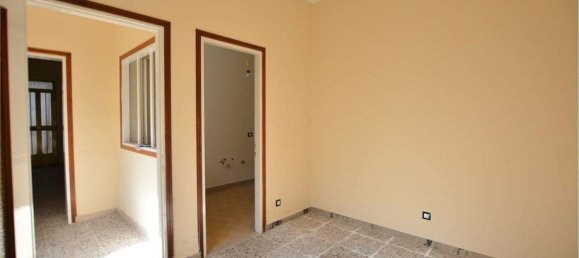 Дом с 3 комнатами в Мирадоло Терме, Италия № 15783 14