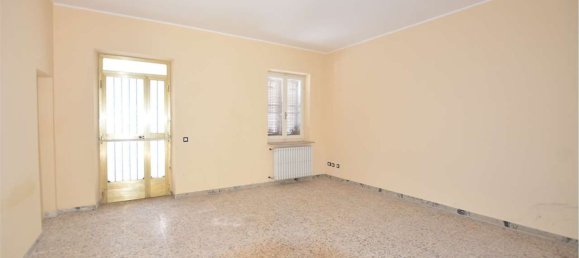 Дом с 3 комнатами в Мирадоло Терме, Италия № 15783 6