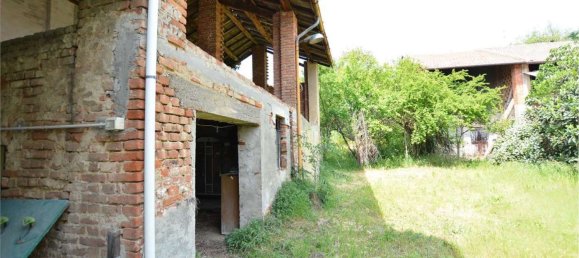 Дом с 3 комнатами в Мирадоло Терме, Италия № 15783 32