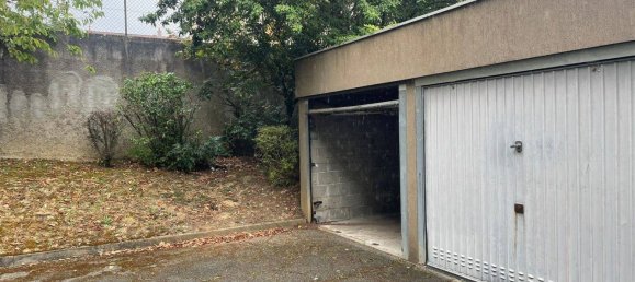 26m² Garage in Le Plessis-Robinson, France No. 331532 2