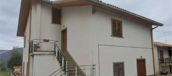3 rooms Apartment in Lazio, Italy No. 133359 8