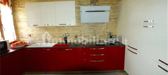 3 bedrooms House in Ameglia, Italy No. 275166 3