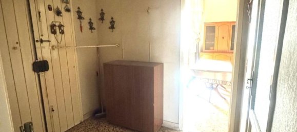 2-salle Appartement à Catania, Italy No. 256979 8
