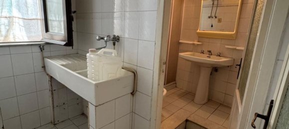 2-salle Appartement à Catania, Italy No. 256979 11