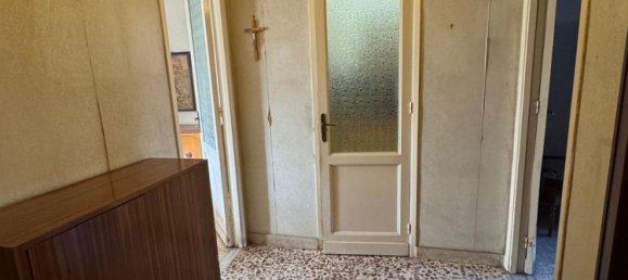 2-salle Appartement à Catania, Italy No. 256979 5