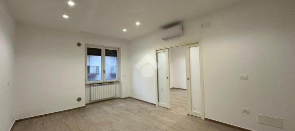 3 rooms Apartment in Foggia, Italy No. 155617 2