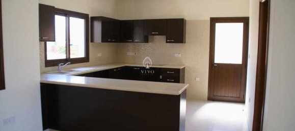 3 bedrooms Villa in Monagroulli, Cyprus No. 11588 2