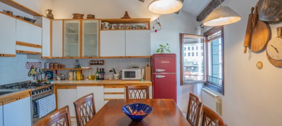 2 bedrooms Apartment in Venice, Italy No. 352509 2