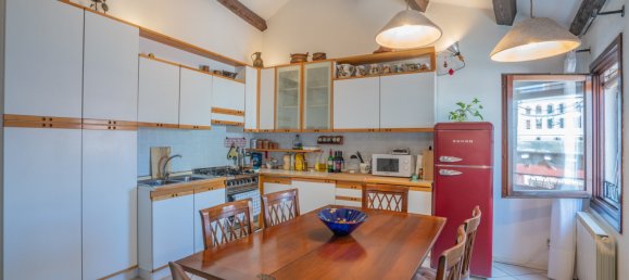 2 bedrooms Apartment in Venice, Italy No. 352509 5