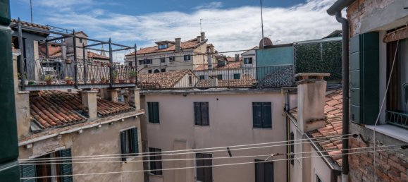 2 bedrooms Apartment in Venice, Italy No. 352509 21