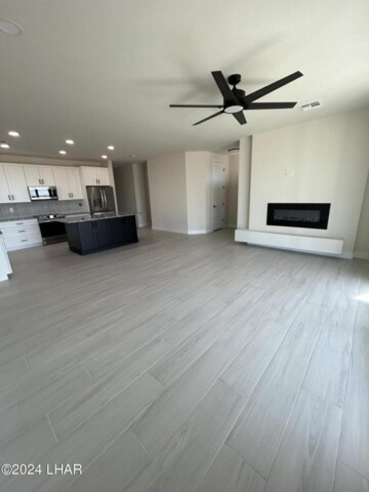 3 bedrooms House in Lake Havasu City, USA No. 390885