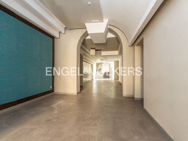 5 rooms Commercial property in Rome, Italy No. 130979