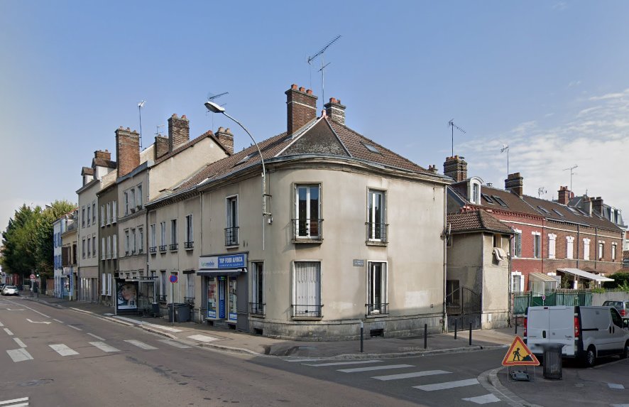 Edificio en Troyes, France 350 m² No. 92642