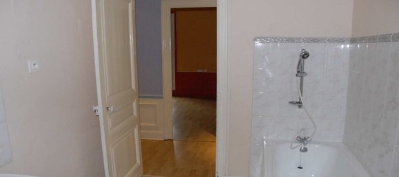 Edificio en Troyes, France 350 m² No. 92642 12