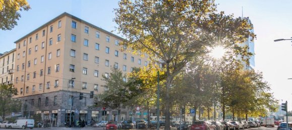 3 rooms Apartment in Milan, Italy No. 241514 3