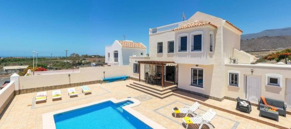 5 bedrooms House in Adeje, Spain No. 28001 2