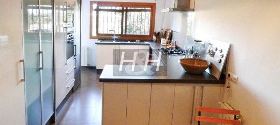 5 bedrooms House in Godella, Spain No. 25132 7