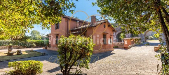 5 bedrooms Villa in Rome, Italy No. 377285 9