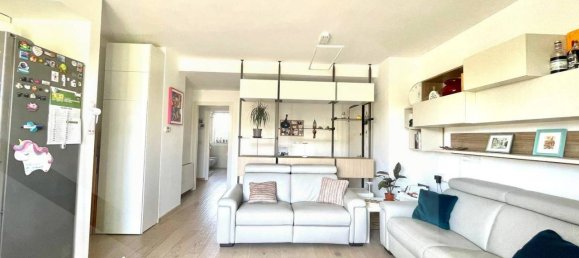 5 rooms Apartment in Bologna, Italy No. 26215 10