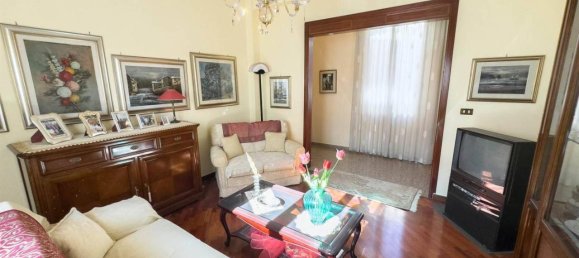4 rooms Apartment in Cosenza, Italy No. 70619 7