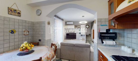 2 bedrooms Apartment in Cogliate, Italy No. 214721 5