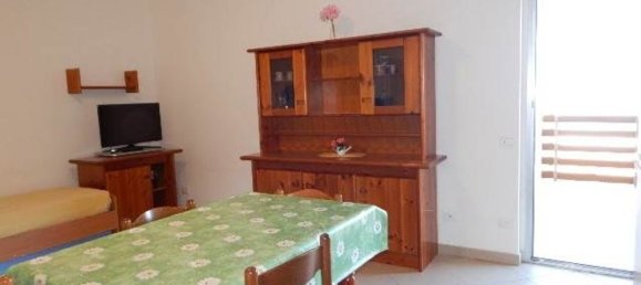 3 rooms Apartment in Castagneto Carducci, Italy No. 131134 13