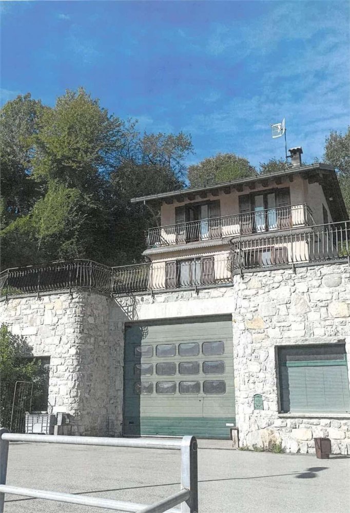 10 rooms Villa in Centro Valle Intelvi, Italy No. 299319