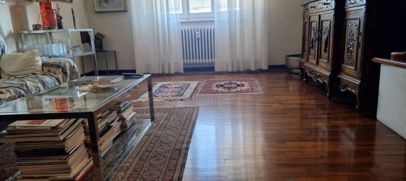 5 bedrooms Apartment in Tortona, Italy No. 377511 2