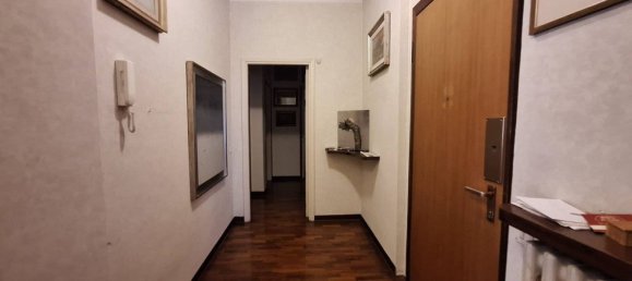 5 bedrooms Apartment in Tortona, Italy No. 377511 7