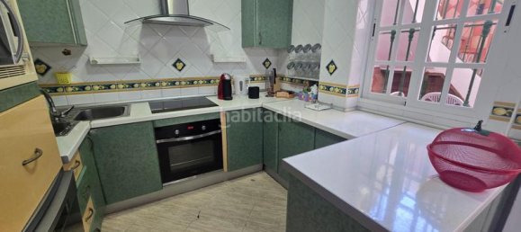 Moradia em banda T2 em La Linea de la Concepcion, Spain N.º 135674 7