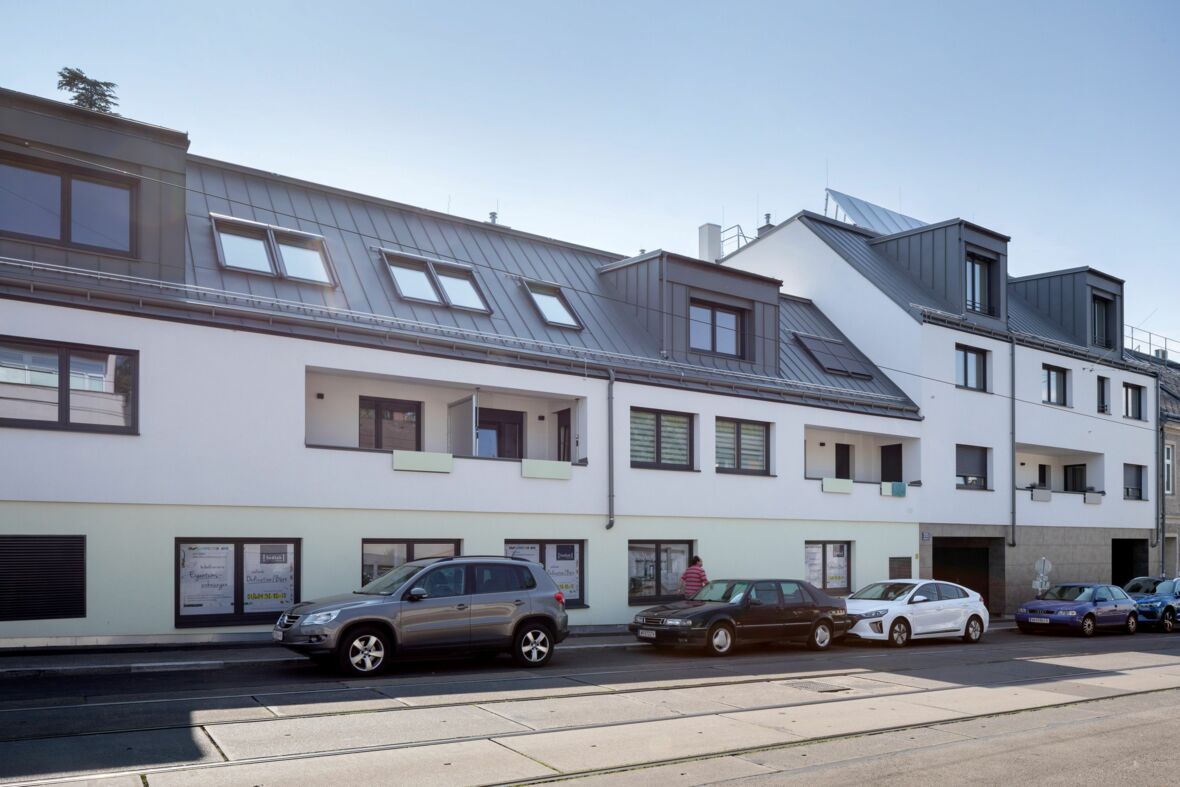  Garage in Liesing, Austria No. 128031